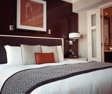 hotel-room-1447201_1920